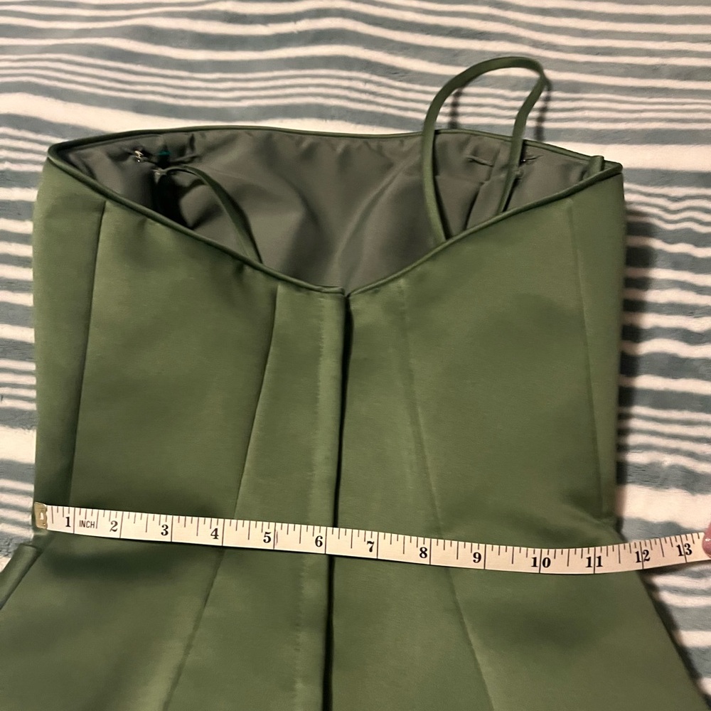Elegant Green Satin Dress Size 2 - Picture 11 of 14